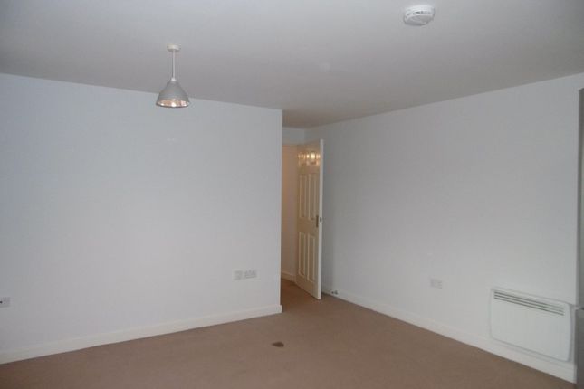 9 Aston House, Horse Chestnut Close, Chesterfield photo 3
