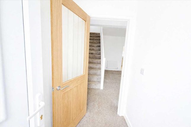 6, James Terrace, Ynyshir photo 2