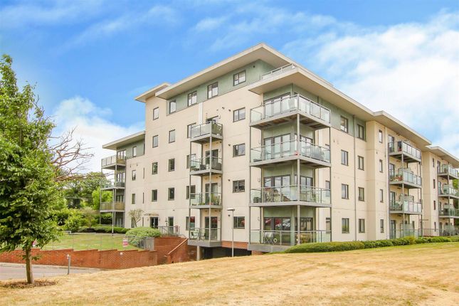 Thumbnail Flat for sale in High Street, Brentwood