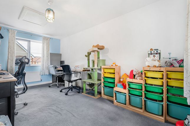 6, Marjoram Way, Didcot photo 4