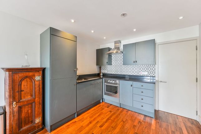 Claylands Place, Oval photo 4