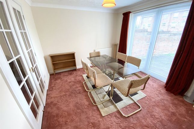 1, Westcroft Walk, Telford photo 4