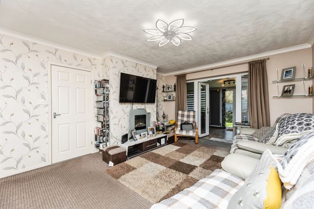 33, Knoll Park, Wakefield photo 4