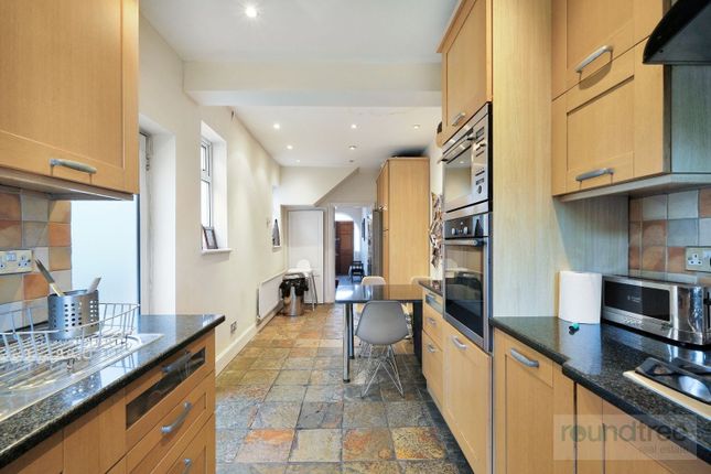 10, Tenterden Drive, Hendon photo 4