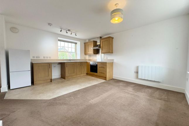 Flat 3, 4 Perreyman Square, Tiverton photo 2