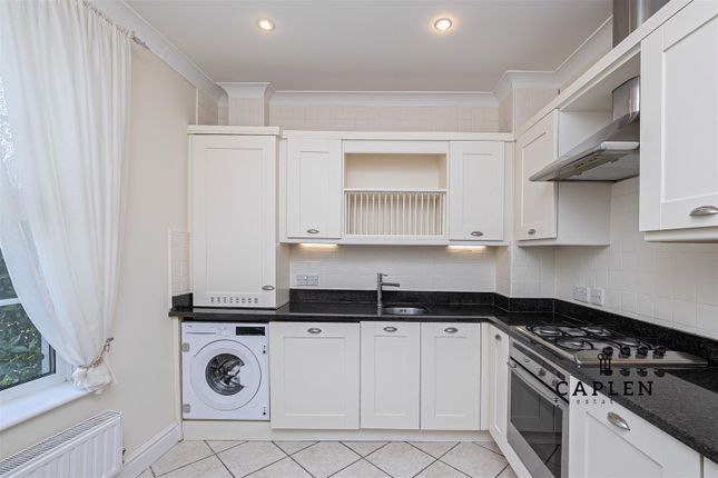 Flat for sale in King Henry Court, Deer Park Way, Waltham Abbey