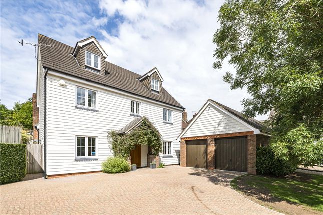 Walhatch Close