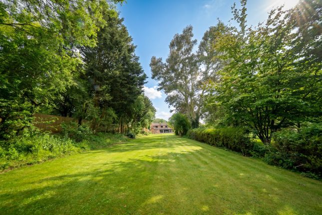 Oak View House, 2 Grove Drive, Somerset photo 3