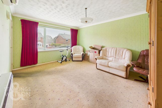 8 Meadow Road, Norwich photo 3