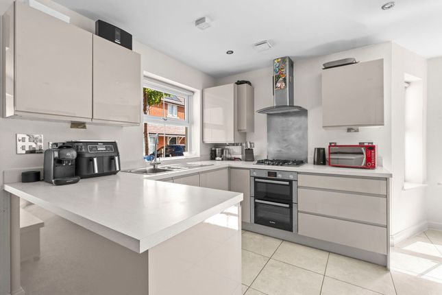 39 Goodearl Place, Princes Risborough photo 4