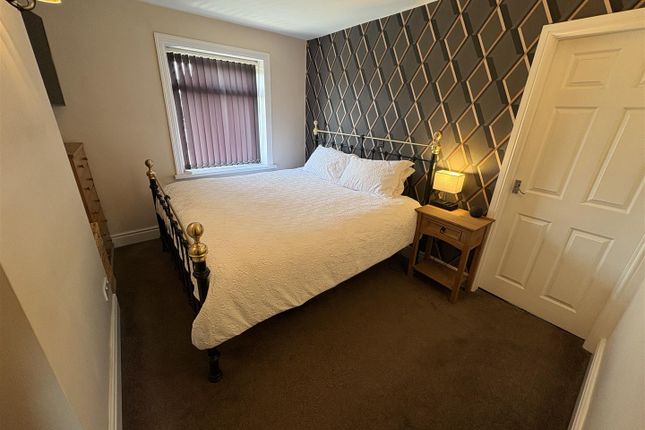 108, Roberttown Lane, Liversedge photo 4