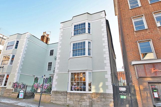 Flat to rent in Earl Street, Maidstone