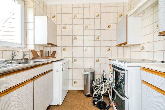 48, Homespinney House, Southampton photo 4