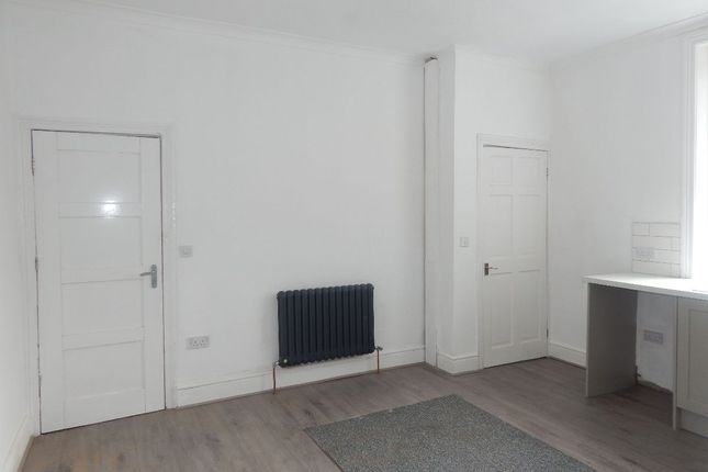 1 Court One, Batley photo 3