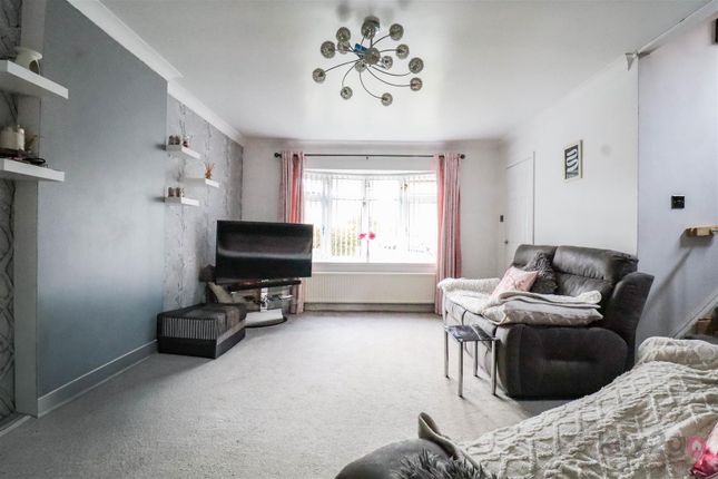 36, Fern Close, Sheffield photo 3