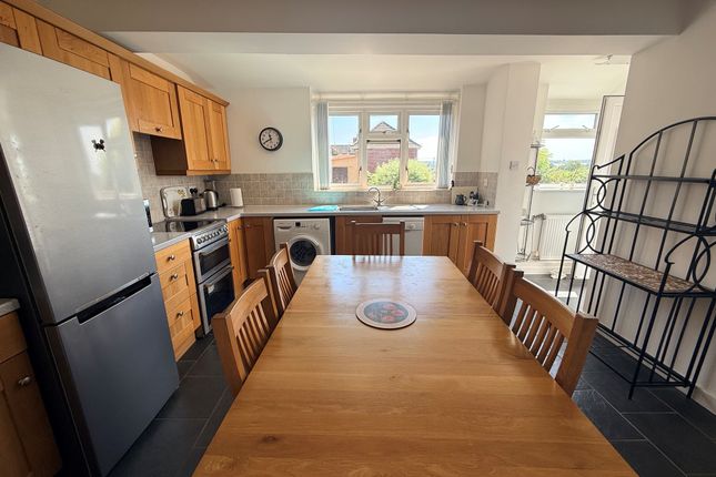 11 Hill View, Yeovil photo 3