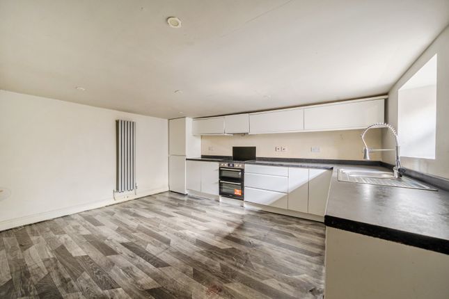 26, Poplar Street, Huddersfield photo 4