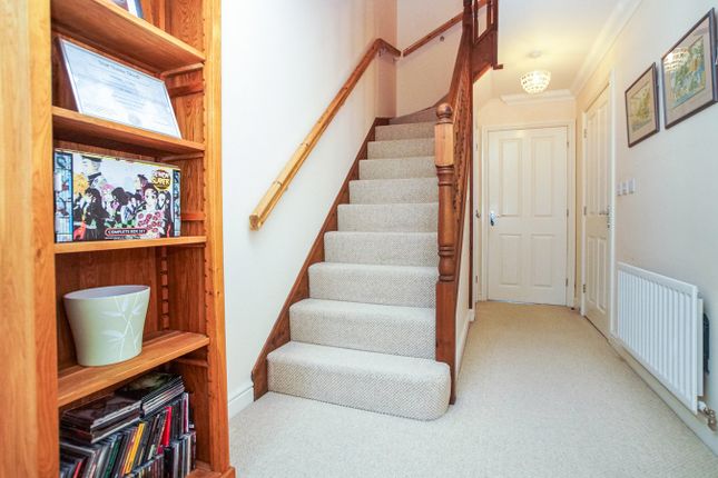 40, Edmondson Close, Brampton photo 5