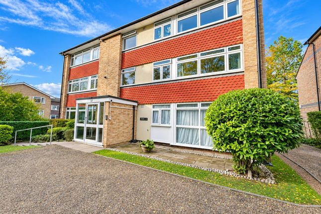 57 Christchurch Park, South Sutton photo 2