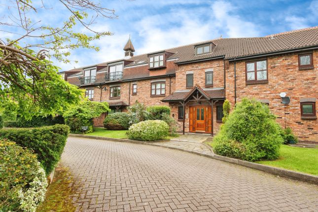 Flat for sale in Didsbury, Manchester, Greater Manchester, Greater Manchester