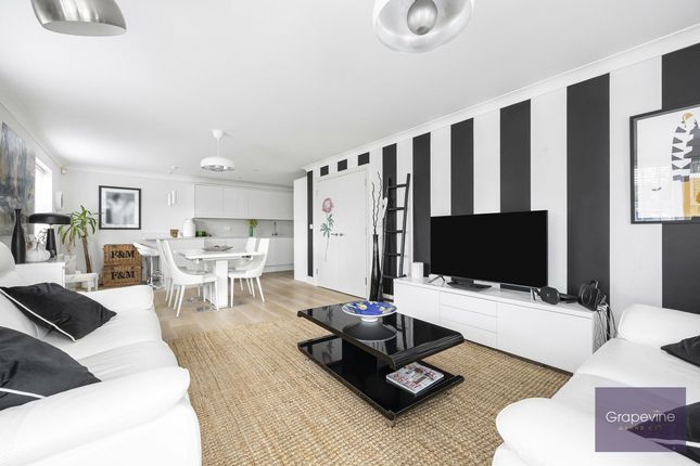 Flat Flat 2, Dorndon House, School Road, Reading photo 2
