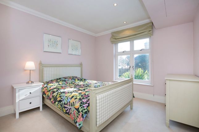 Detached house to rent in Chalmers Way, Twickenham