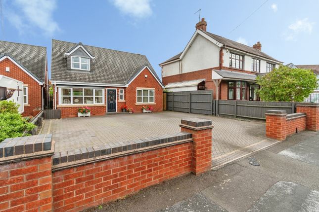 3-bed bungalow on Ravenscroft Road, West Midlands, £400,000