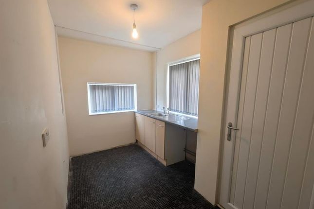 289, Bolton Road, Manchester photo 2