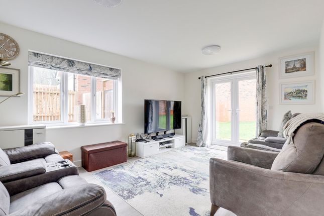 6 Bettina Gardens, Nottingham photo 2