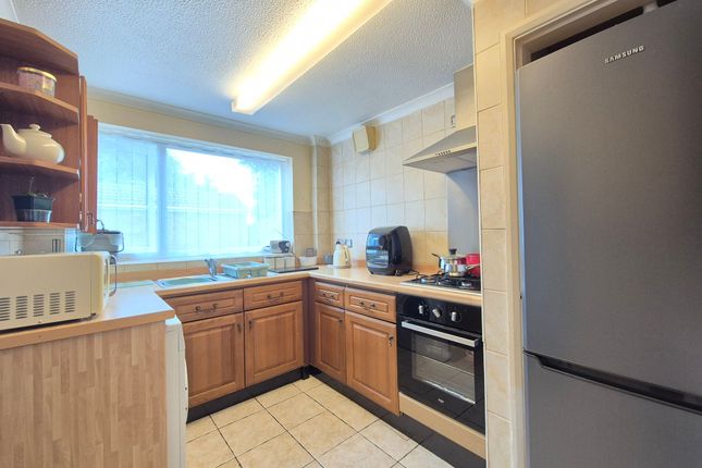 20 Pollard Way, Coalville photo 3