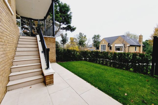 Flat for sale in Camlet Way, Barnet