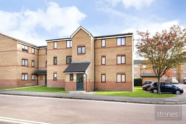 39, Windmill Drive, London photo 4