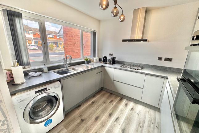 23 Joseph Luckman Road, Bedworth photo 3