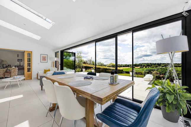 South Lumb, Upper Basildon photo 4