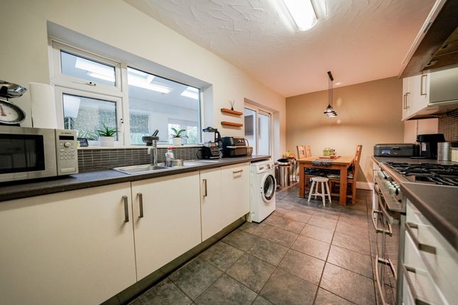 13 Peters Drive, Leicester photo 3