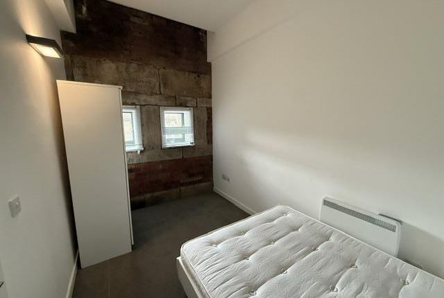 Apt 501 Velvet Mill, Lilycroft Road, Bradford photo 3