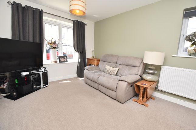 7, Greenhouse Gardens, Cullompton photo 4