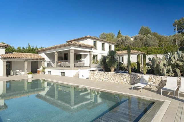 Villa for sale in Chateauneuf-Grasse, Provence-Alpes-Cote D'azur, 06740, France