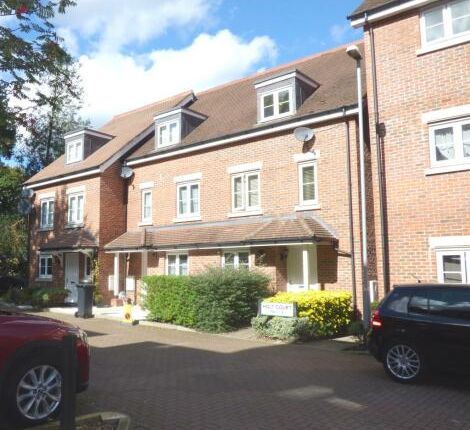 Property to rent in Elm Court, Albert Road South, Watford