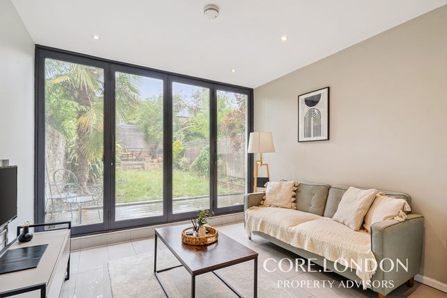 Flat GFF, 108, Shakespeare Road, Acton photo 3