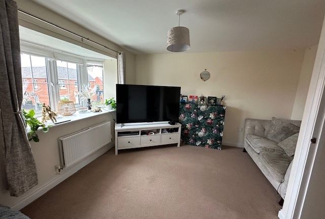 Town house for sale in Urquhart Road, Thatcham