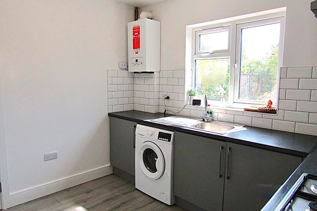 Nursery Way, Staines photo 4