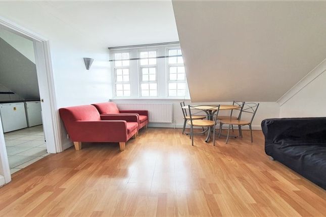 Flat to rent in Burnley Road, London