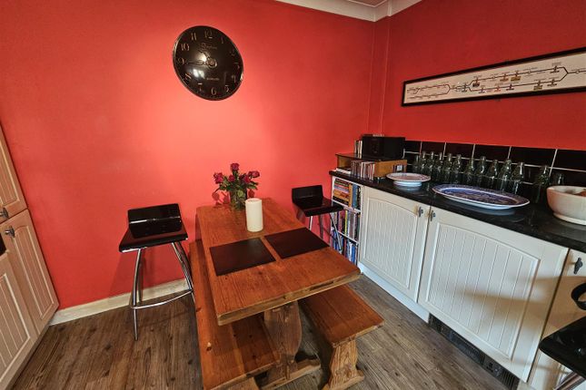 18, Peryn Road, Tavistock photo 3