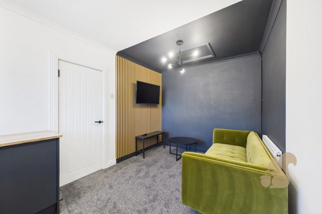 Room 2 135 Sunrise Avenue, Chelmsford photo 3