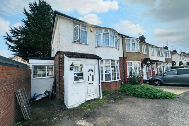 End terrace house for sale in Oakley Close, Luton
