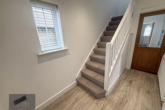 3, Swan Crescent, Ebbw Vale photo 3