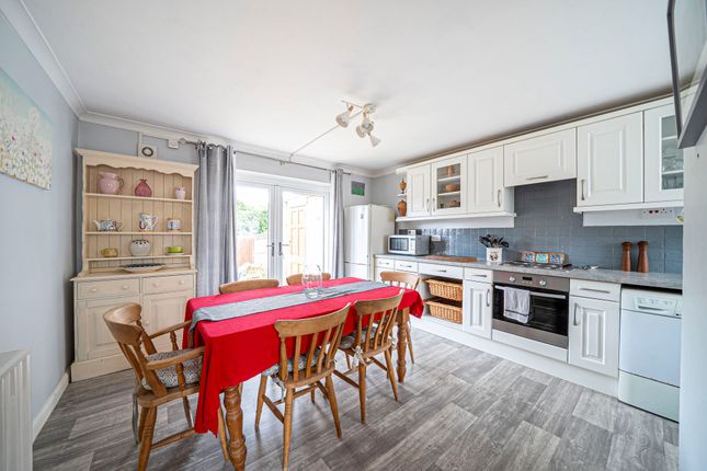 15 Abbatt Close, Andover photo 3