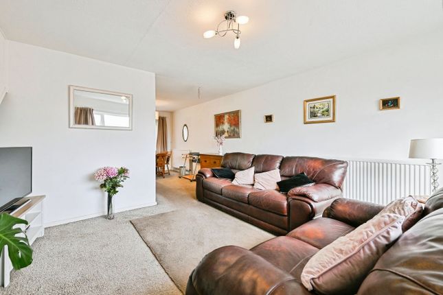 16, Salamander Close, Nottingham photo 3