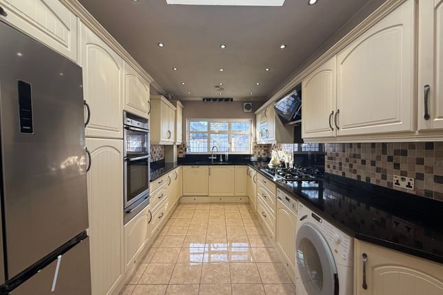 32, Grosvenor Road, Southall photo 5